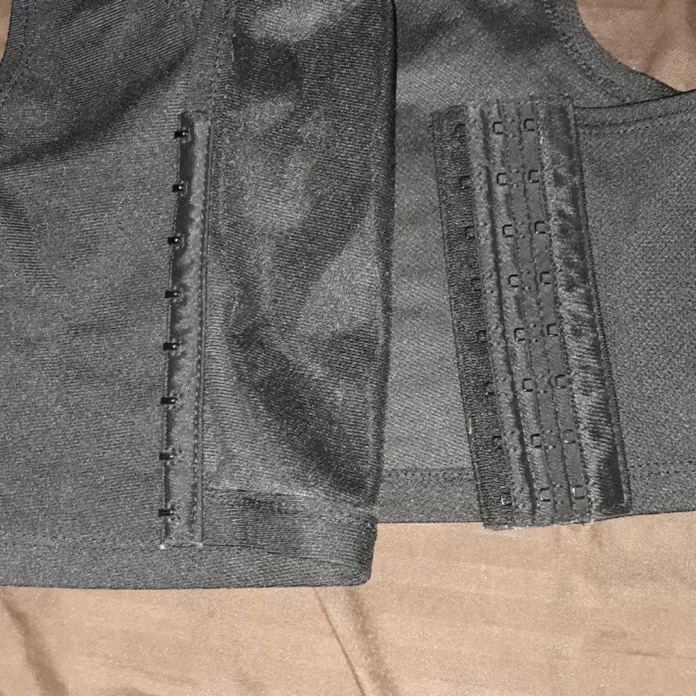 Chest binder - Picture 3 of 4
